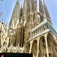 【巴塞隆拿】🇪🇸西班牙聖家族大教堂：高迪的夢幻建築，拍攝小貼士