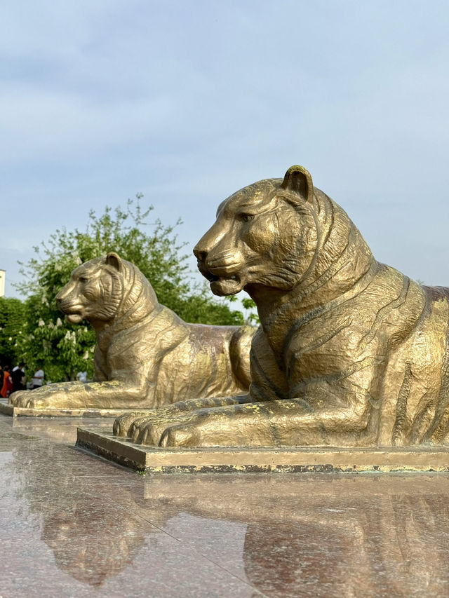 Spring Stroll at Park - Im. Amira Temura in Samarkand