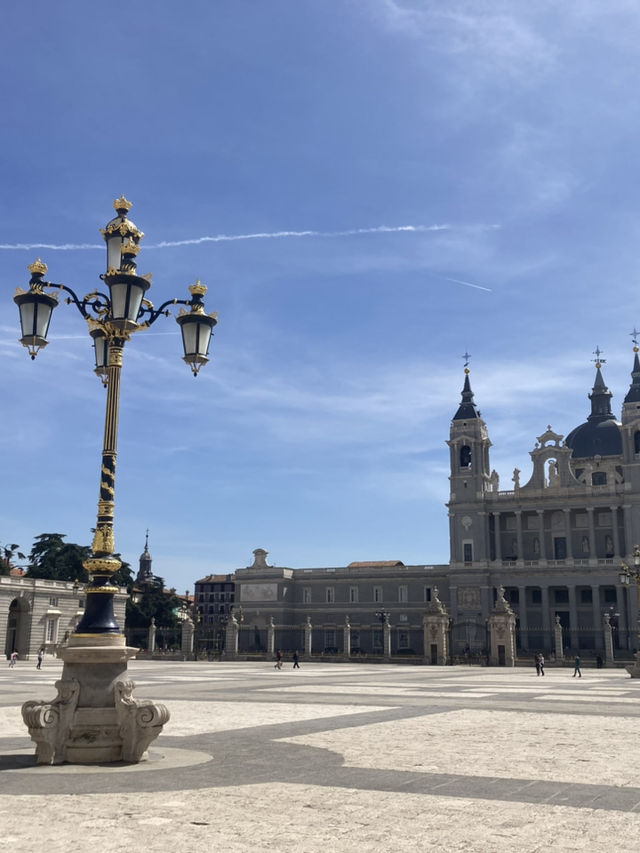 Madrid’s Royal Palace. A date with aristocracy that won’t break the bank