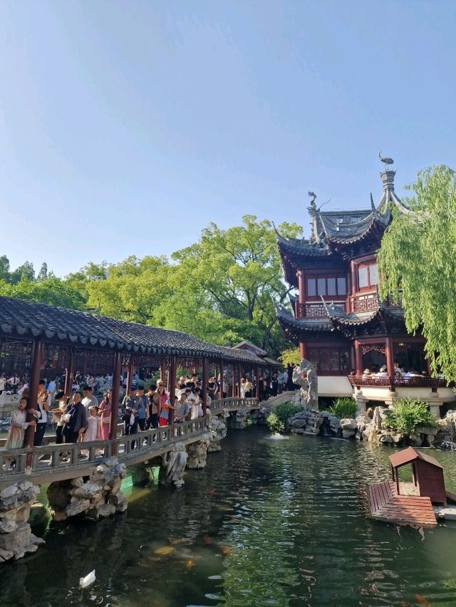 Have you experienced the calm of Yu Garden yet? 🌸🎐🎋