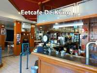 ร้านกินดื่มนั่งชิลล์บรรยากาศอบอุ่น