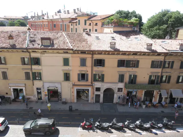 How to spend a day in beautiful city of Verona 🏛️🍷