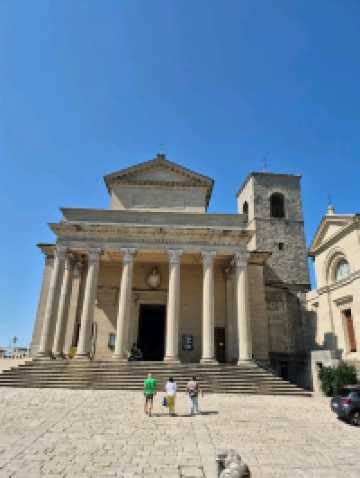 Discover San Marino: Tiny Country, Big Adventures! 🏰