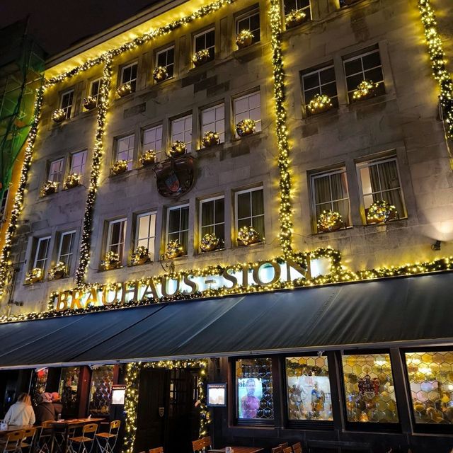 Cologne Weekend Vibes: Where Culture & Chill Collide 🌙🏨 Cologne Weekend Vibes: Where Culture & Chill Collide 🌙🏨