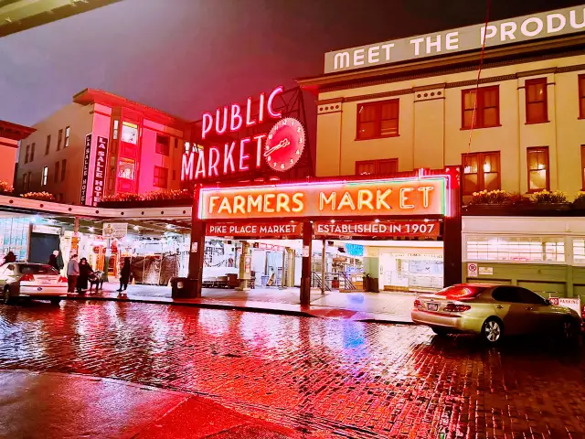 🌙✨ Seattle Nights: A Sustainable Spring Adventure in Downtown 🇺🇸  
