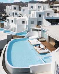 March trip to Greece | Cave hotel! Romantic love, sea, niche private collection.