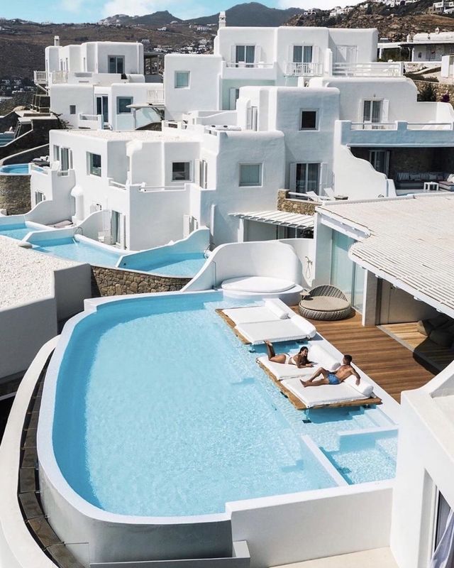 March trip to Greece | Cave hotel! Romantic love, sea, niche private collection.