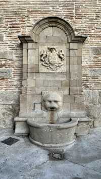 Black spade fountain Font de Sant Llorenç o de