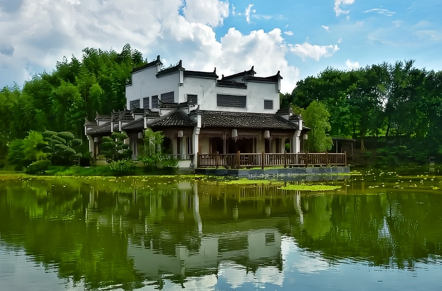 Another ancient village in Anhui has become popular. It is the filming location of "Wulin Wai Zhuan" and is known as "Hengdian of Anhui people".