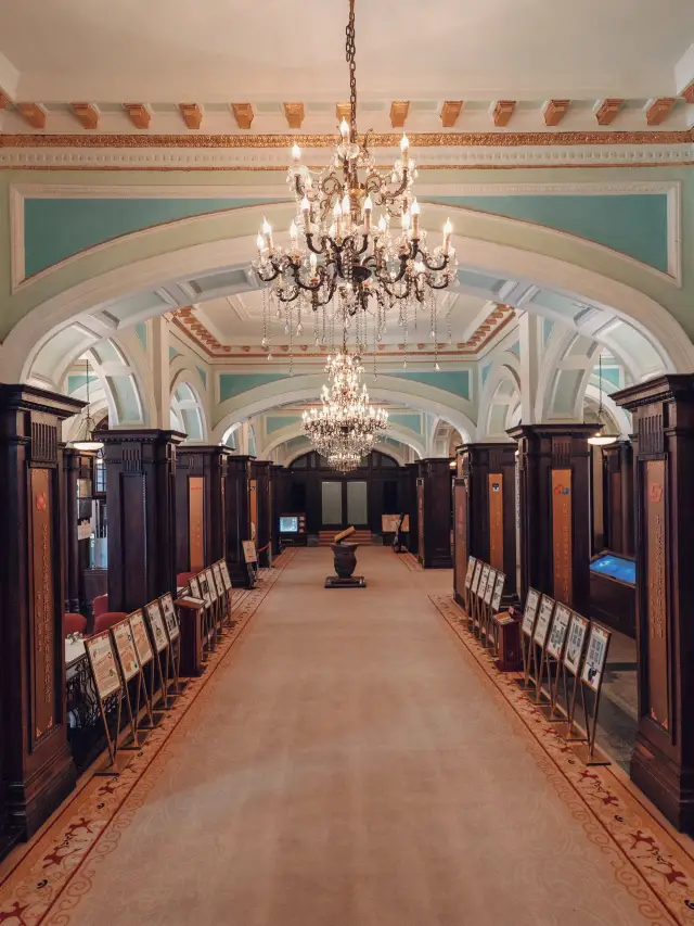 A 10-minute walk from Jiangyuan Nong, a hidden filming location for the bustling flowers in the North Bund