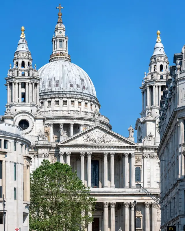 Explore the Majesty of St. Paul's Cathedral