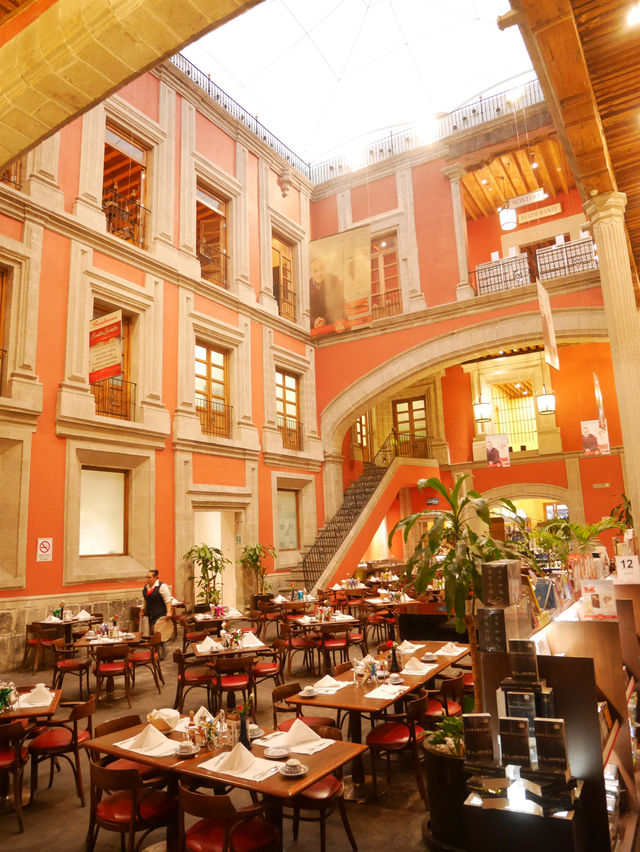 墨西哥城的厲害餐廳Sanborns de los Azulejos 你不能錯過它