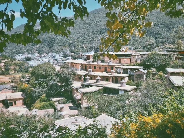 曲靖漫遊瀘西秋日小眾旅行城子村上房揭瓦