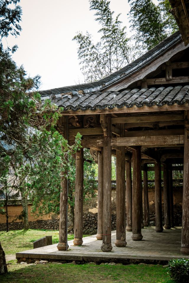 海拔千米，穿越千年時空的浙江最美古寺