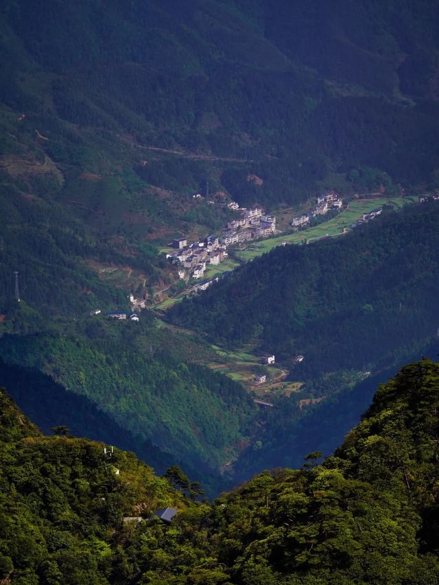 在「低配版黄山」獲得高配遊山體驗