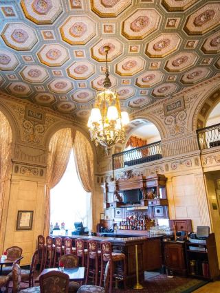 🏨✨ Louisville's Luxe Sleeps: Brown Hotel Highlights ✨🏨
