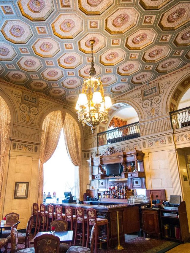 🏨✨ Louisville's Luxe Sleeps: Brown Hotel Highlights ✨🏨