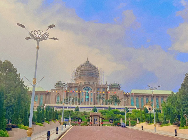 Discovering Putrajaya:  The Architectural Marvel of Malaysia 🇲🇾 