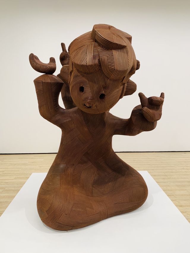 外灘免費看展，岩村遠回眸餘音。