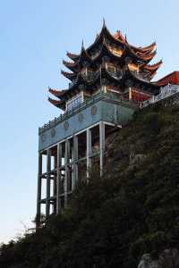 被這座懸浮在峭壁之上的天上宮闕給美到了。