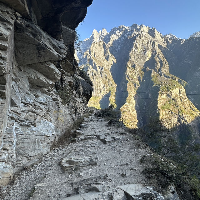 Wow Tiger Leaping Gorge possibly best hike I’ve ever done!!!!