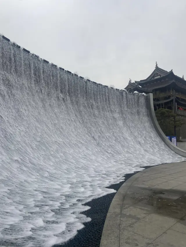 太美了，這個瀑布到底在哪兒？