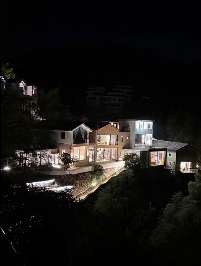 呢間可以浸私人溫泉嘅懸崖美宿簡直舒服到爆！