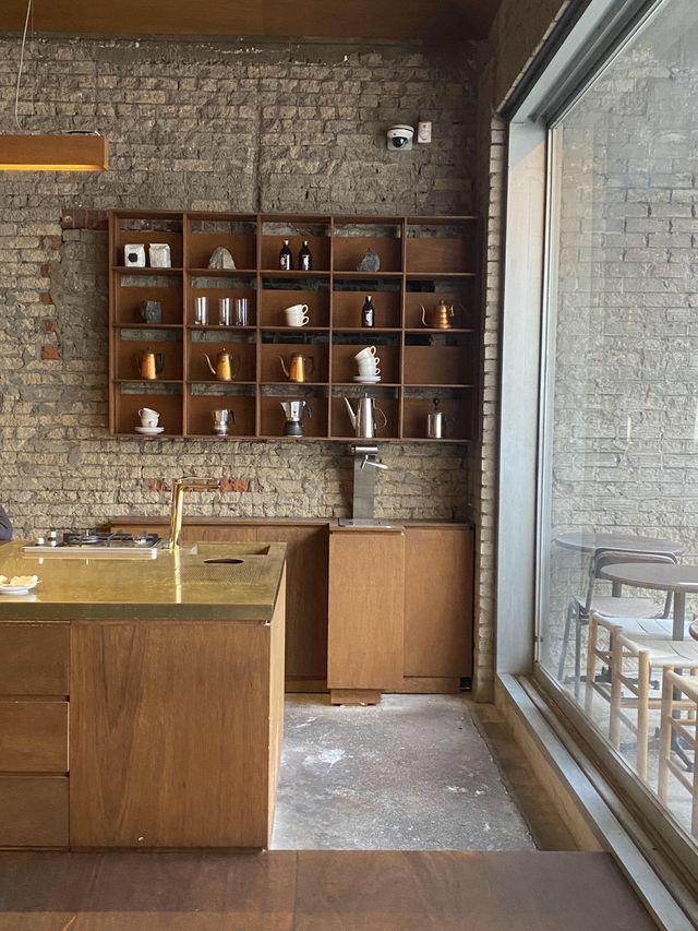 韓國首爾探店 | 隱藏在石塊指引下的幽靜咖啡秘境🪨