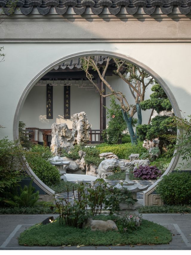 花窗疏影錄，解構「一步一景」的東方美學。