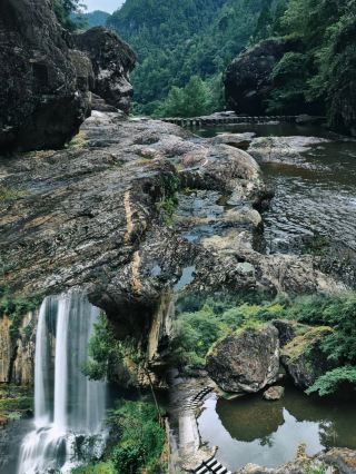 I Found "Zhejiang's Little Iceland" at Wenzhou Baizhangji Waterfall!