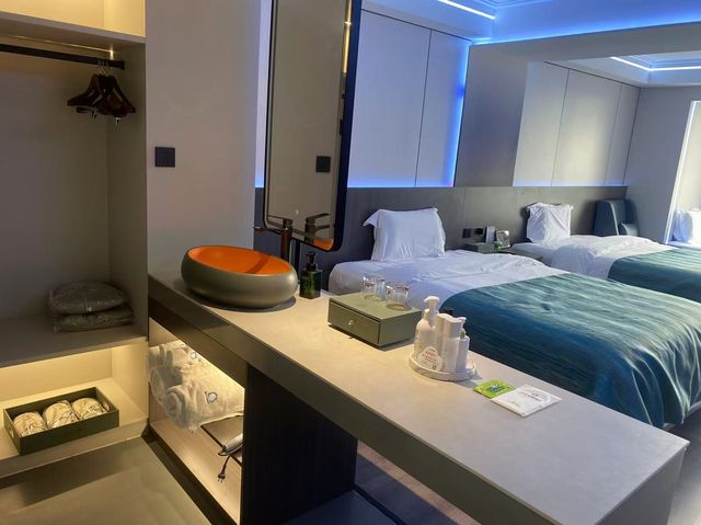 Live in a futuristic space - the smart hotel invites you to experience smart travel!