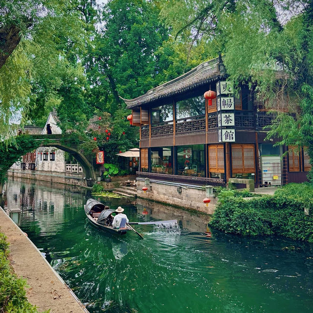 當烏篷船搖進倉橋直街，就來到了真江南