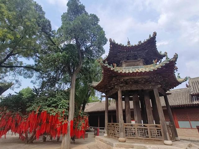 伊春鐵力關帝廟 | 探索歷史與文化嘅聖地   喺伊春鐵力，有一處承載住深厚歷史文化底蘊嘅地