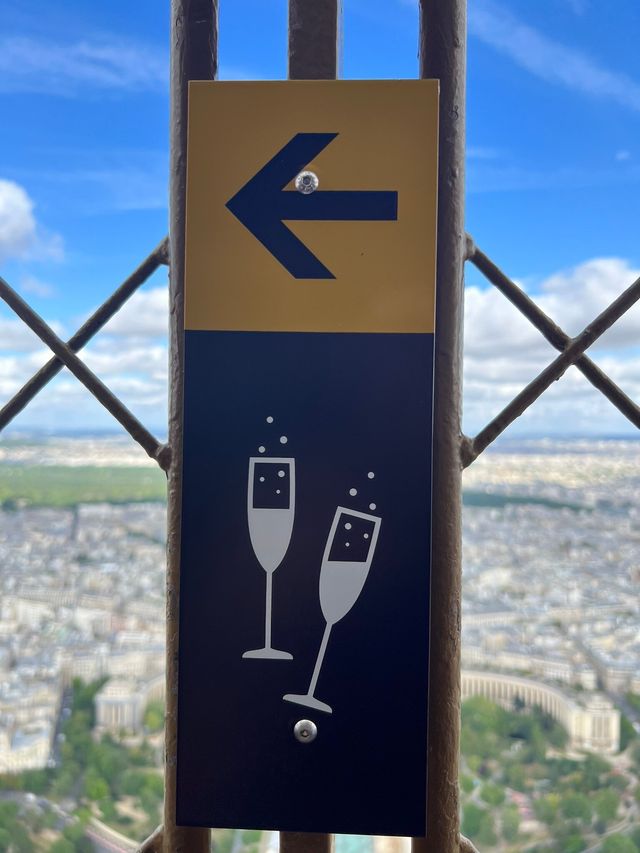 巴黎浪漫 | 唯美阿利埃菲爾鐵塔酒店 Eiffel Tower Views   地址：34 r