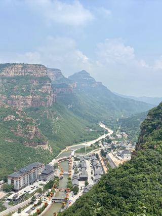 Whispers of the Verdant Stone—The Millennial Spirit of Cangyan Mountain