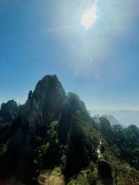 Scenic Peak Views of Huangshan ⛰️  
