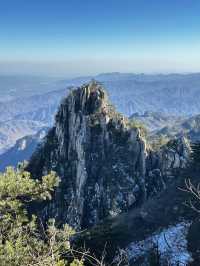 雲霧繚繞仙境堯山