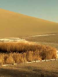 夕陽墜落沙丘的瞬間敦煌月牙泉登頂終極浪漫