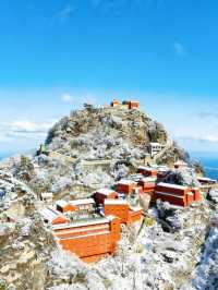 武當山冬日賞雪全攻略|紅牆金頂遇霧淞