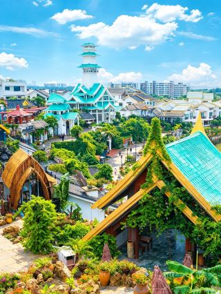 Summer always calls for a seaside trip to Beihai