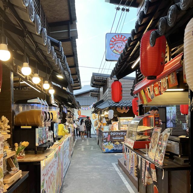 ตลาดปลาบางแสน ตลาดน่าเดิน ตกแต่งสไตล์ญี่ปุ่น