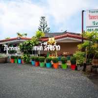 หนีแมวมา ริมทะเลซีฟู๊ดแอนด์รีสอร์ท จ.ตราด 🦀