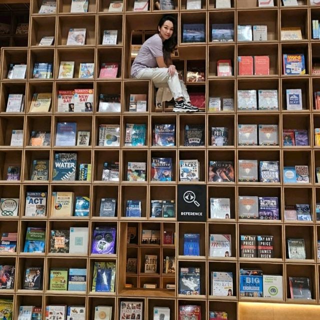 Find Waldo -Me in the Sea of Books!