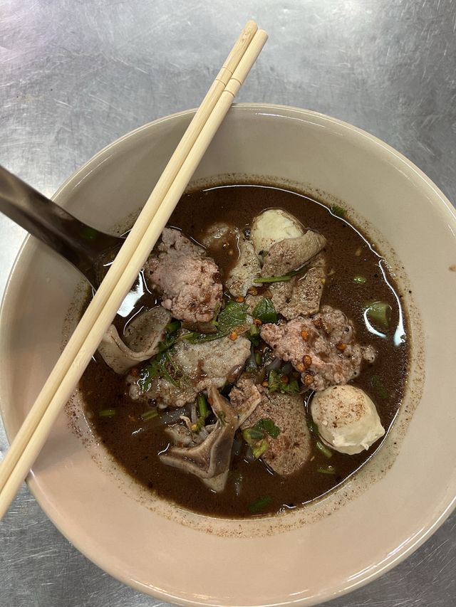 ร้านก๋วยเตี๋ยววังชะโอน ตลาดไนท์ กำแพงเพชร