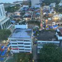 Clean and Super Spacious Hotel with Car Lift