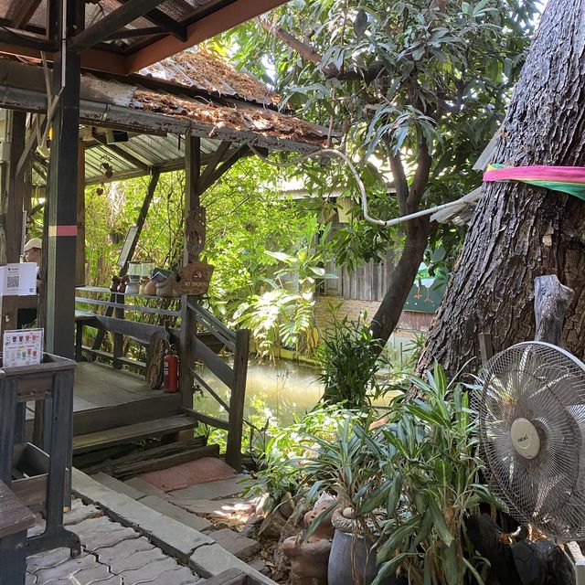 ครัวกรรณิการ์🐔ร้านไก่ทอดอร่อยในตำนานหัวหิน