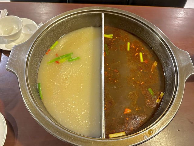 【 2023 屏東美食 】王記麻辣火鍋 鴛鴦鍋 無限冰淇淋