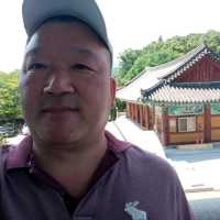 구미 금오산 금강사 대웅전 석조여레좌상에서 