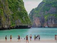 อ่าวมาหยา (Maya Bay) เกาะแสนสวย