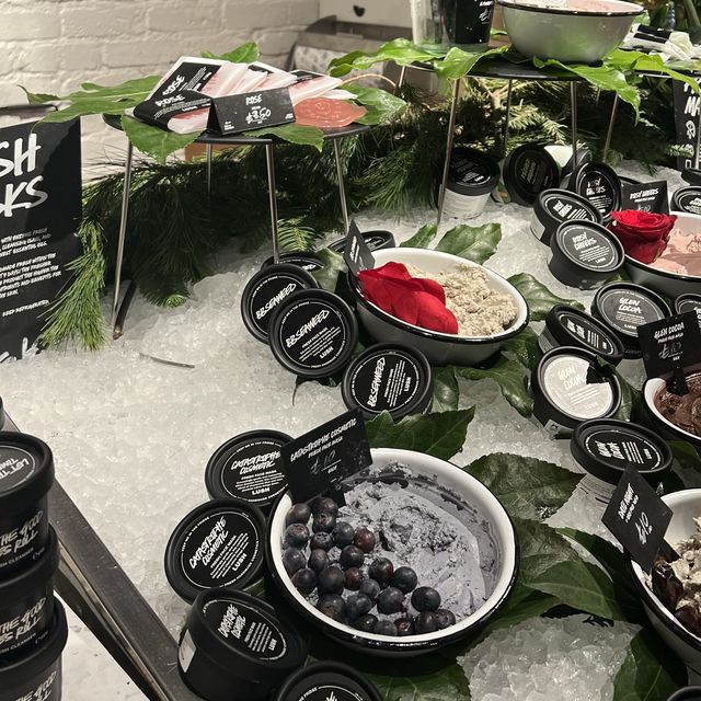 Lush, a store with great smell! 